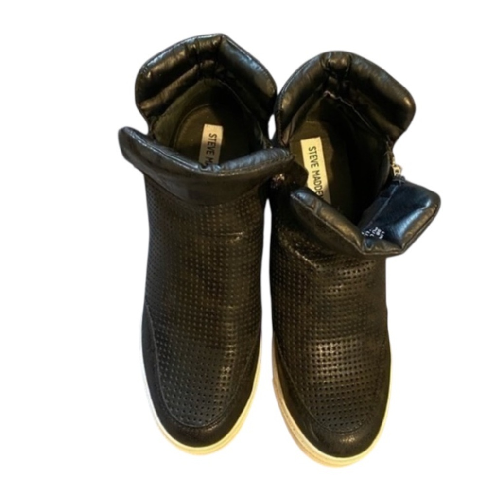 Steve Madden boots size 9B